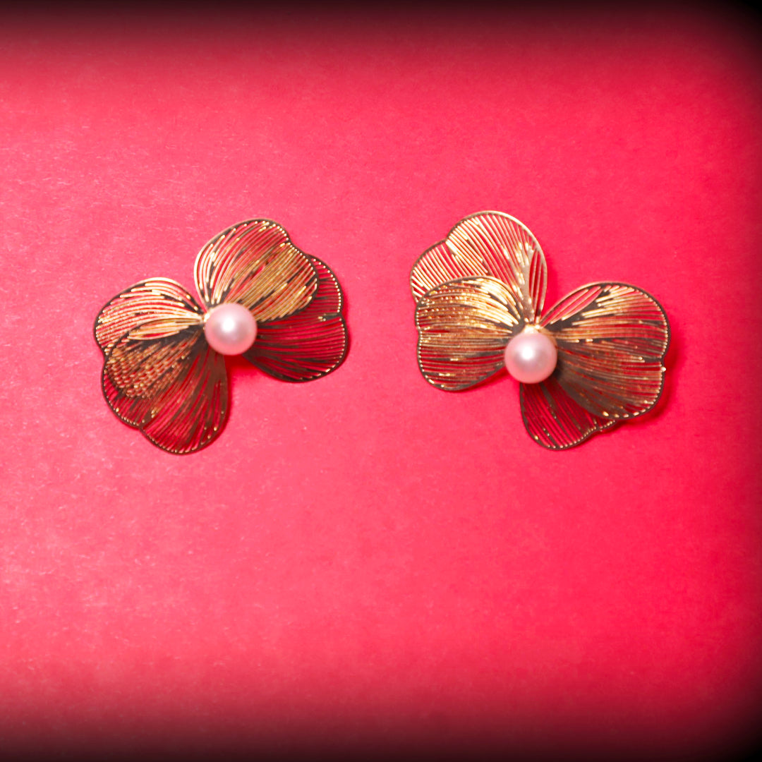 Rusty Floral Pearl Stud Earrings