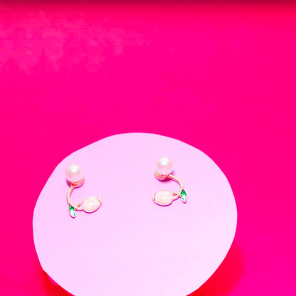 Rusty Pearl Peach Leaf Stud Earrings