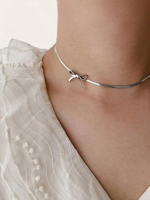 Elegant Silver Bow Pendant Necklace – Rust-Free Fashion by Rusty