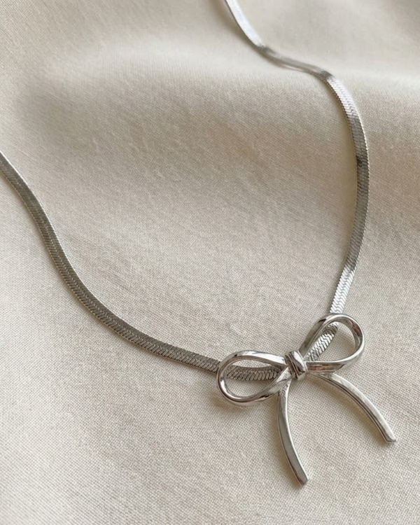 Elegant Silver Bow Pendant Necklace – Rust-Free Fashion by Rusty