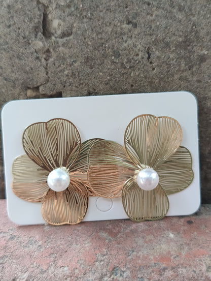 Rusty Floral Pearl Stud Earrings