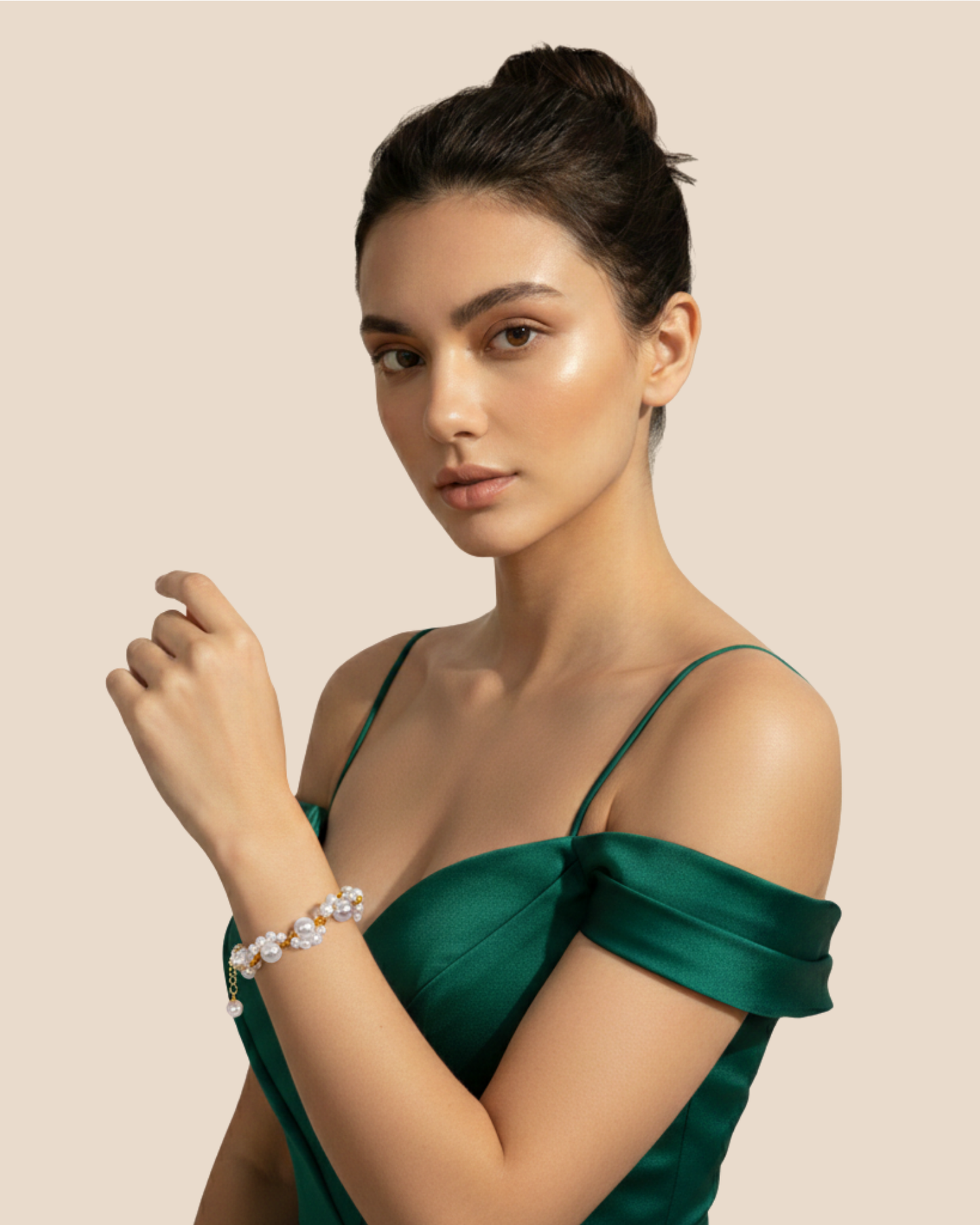 Rusty Elegant Pearl Cluster Bracelet