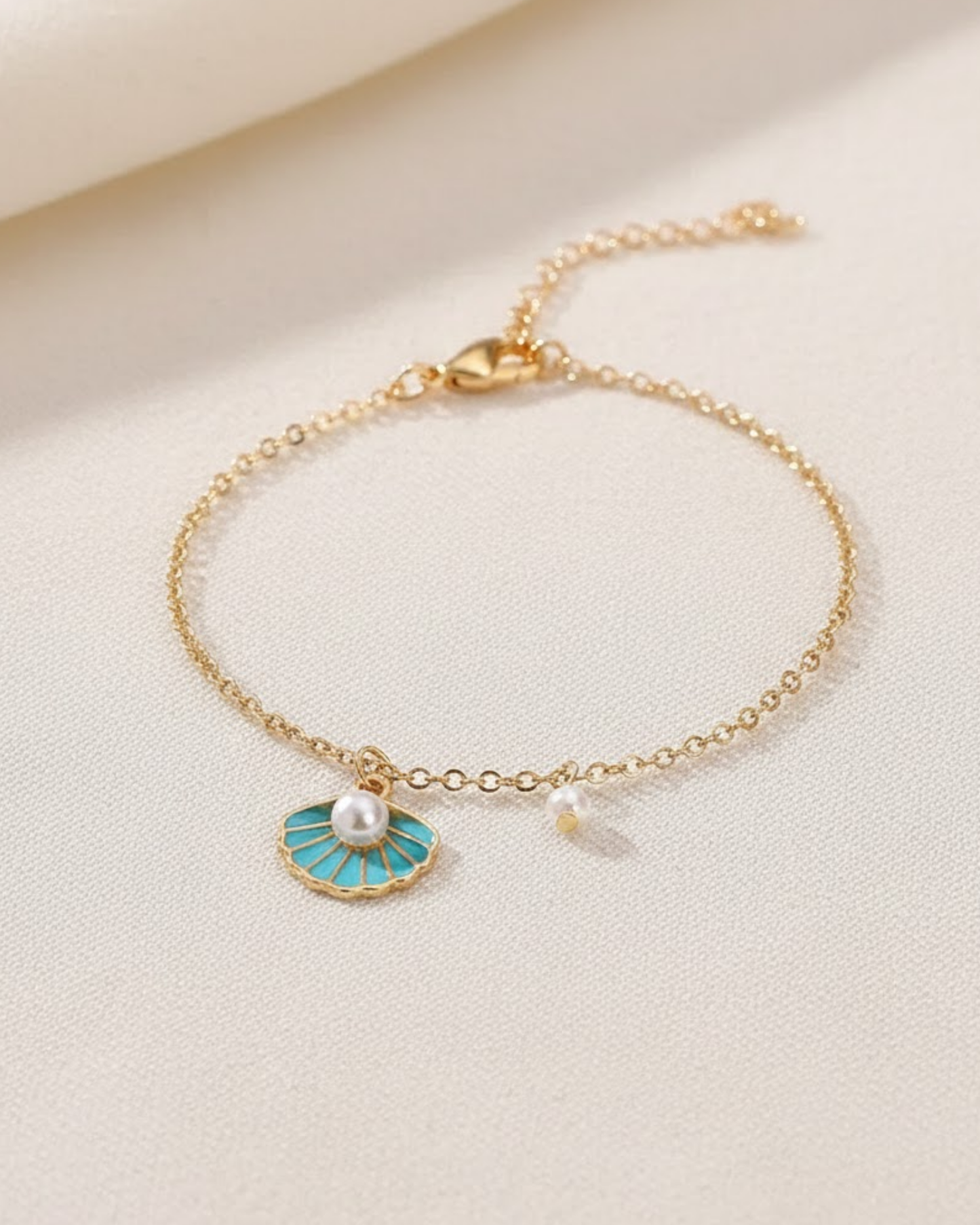 Rusty Gold Shell & Pearl Anklet