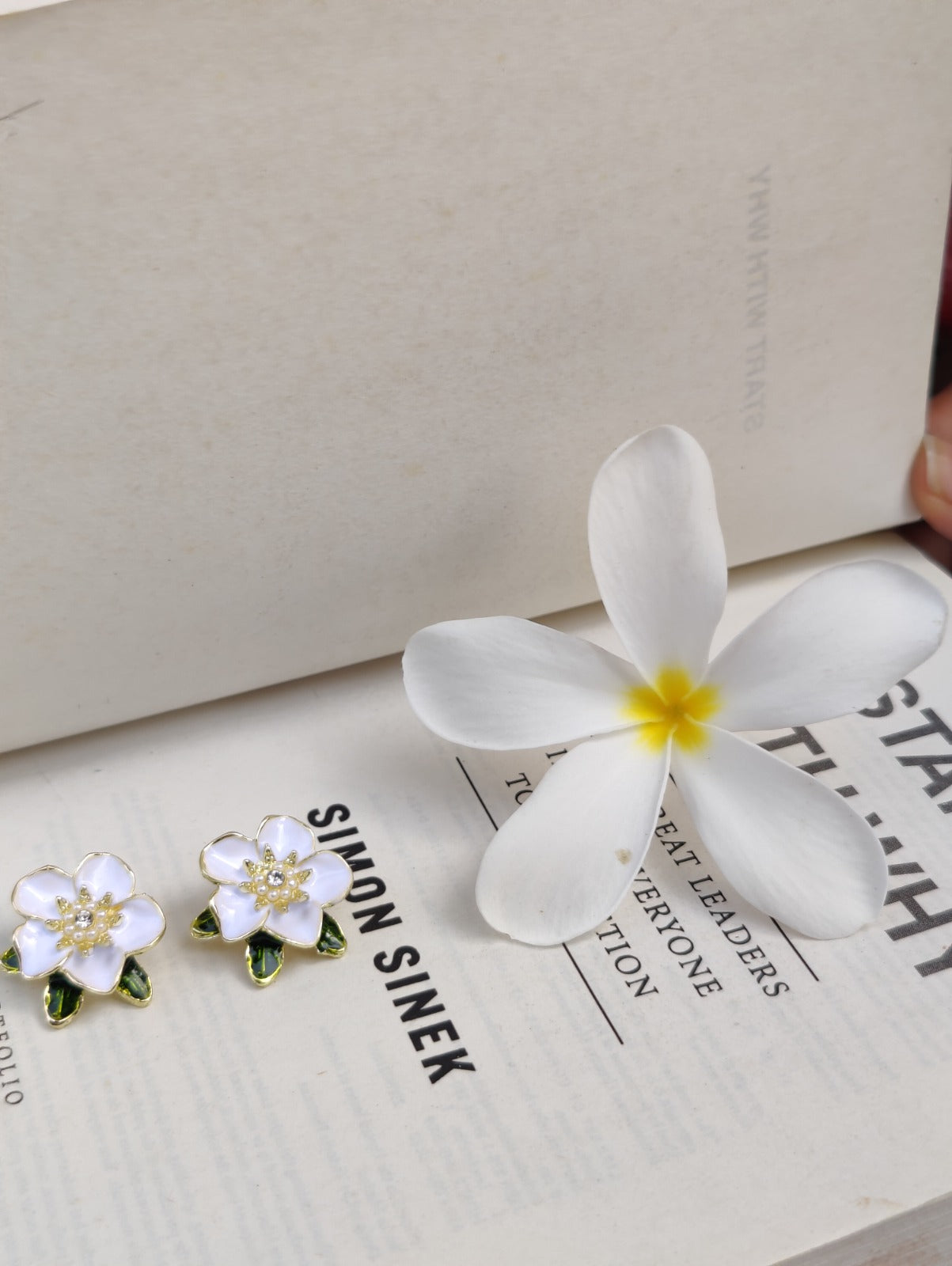 Rusty White Floral Pearl & Crystal Stud Earrings for Women