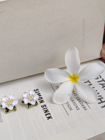 Rusty White Floral Pearl & Crystal Stud Earrings for Women