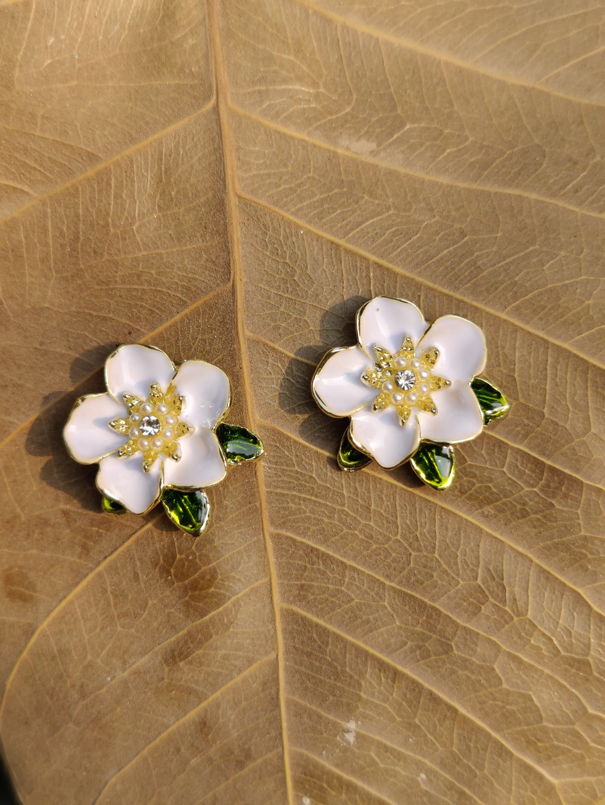 Rusty White Floral Pearl & Crystal Stud Earrings for Women