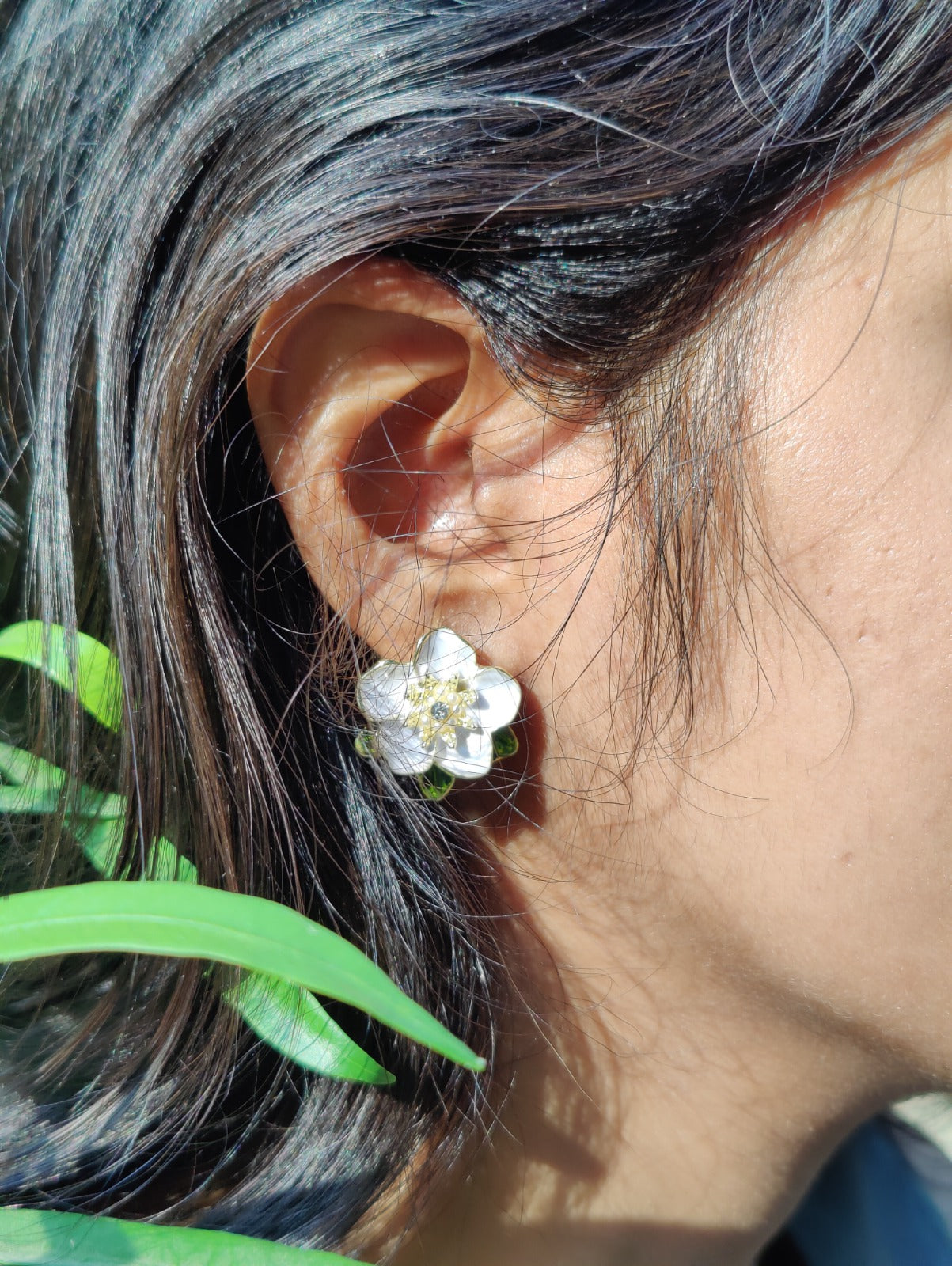 Rusty White Floral Pearl & Crystal Stud Earrings for Women