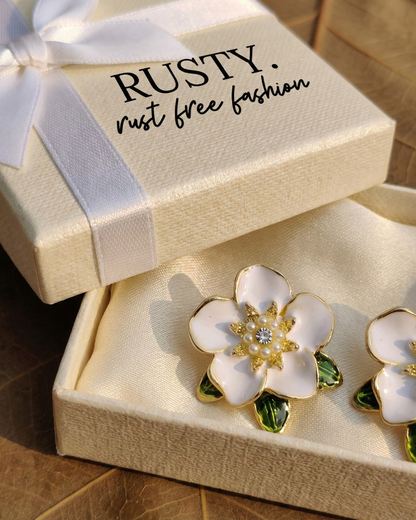 Rusty White Floral Pearl Earrings