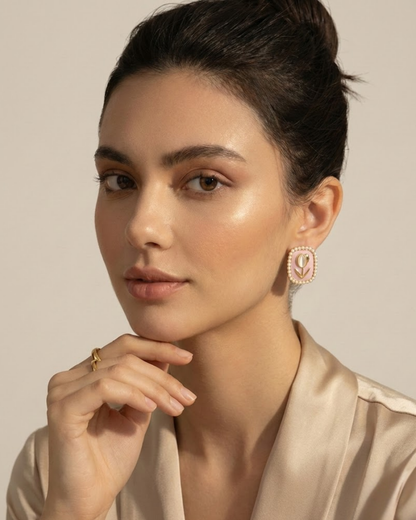 Rusty Women’s Elegant Pearl Tulip Stud Earrings